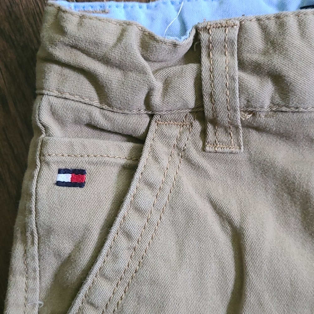 Tan shorts - Picture 3 of 4